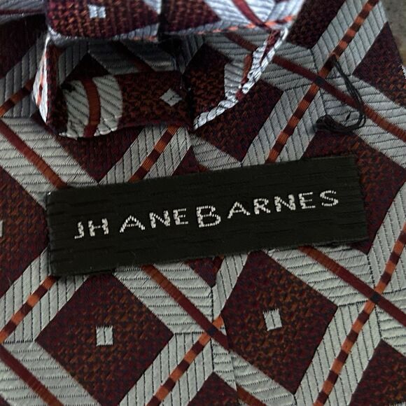 Jhane Barnes 100% Silk Necktie Tie Unique Geometric Red Gray Wide 57 x 4 - Picture 3 of 4